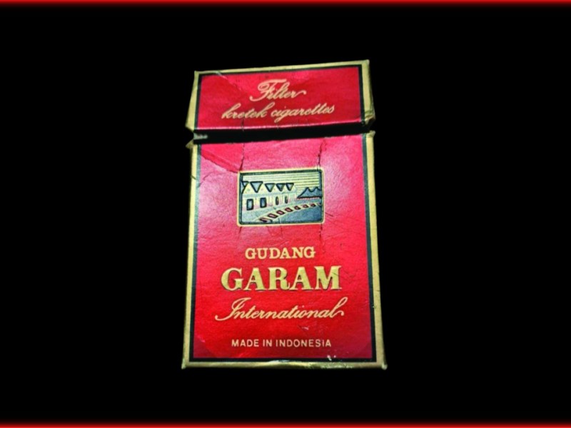 Zwischen Knistern und EU-Verbot: Die besondere Welt der indonesischen Kretek-Zigaretten